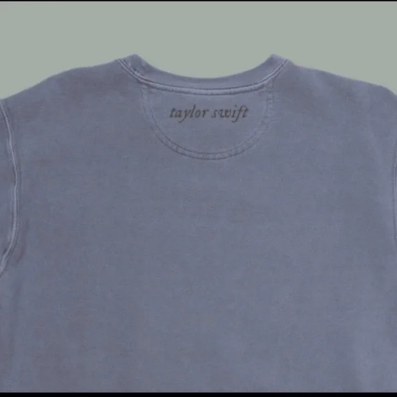 Taylor Swift The Bluest Skies Darkest Grays Crewneck M - Picture 6 of 9